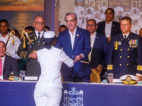 Presidente Abinader encabeza graduaci&oacute;n Septuag&eacute;sima Tercera Promoci&oacute;n de Damas y Caballeros Guardiamarinas