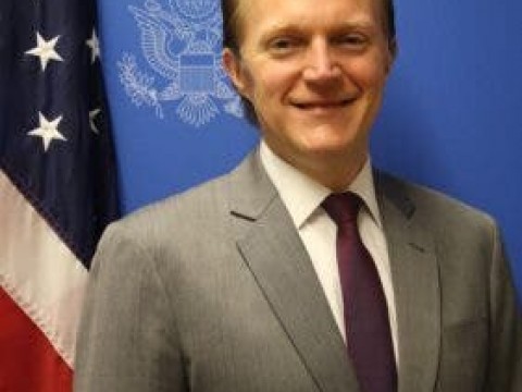 Nuevo encargado de negocios de EE.UU en RD est&aacute; casado con otro hombre