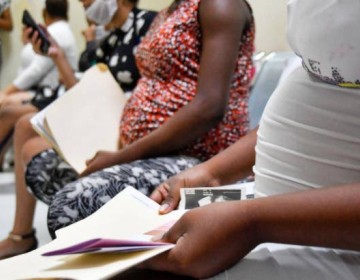 Unos 600 activistas rechazan medidas contra haitianas embarazadas