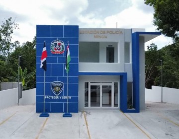 Gobierno entrega nueva estaci&oacute;n policial en Menc&iacute;a para reforzar la seguridad en Pedernales