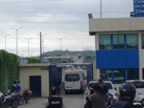 Mot&iacute;n deja 50 muertos en tres carceles del Ecuador