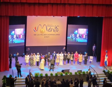 Carro, casa y pensi&oacute;n para las Mujeres condecoradas con Medalla al merito por el Presidente Abinader 