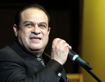 Tony Vega fue internado en un hospital por complicaciones en su salud