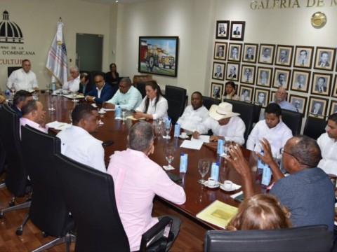 Ministerio de Agricultura y productores acuerdan ordenar producci&oacute;n de yuca amarga y fortalecer la industria del casabe