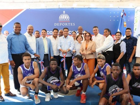 Gobierno inicia construcci&oacute;n del techado multiuso de Matanzas, en Peravia