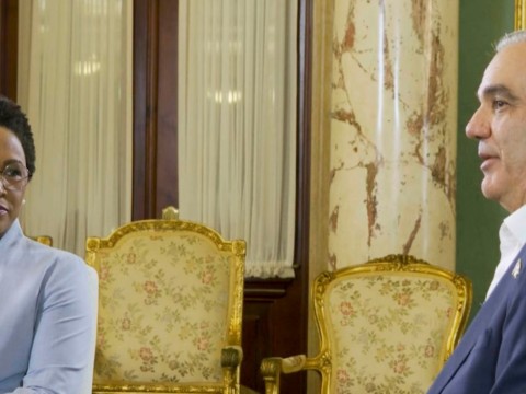 Presidente Abinader anuncia consenso para modificar art&iacute;culos del C&oacute;digo Penal y reafirma compromiso con la libertad de prensa