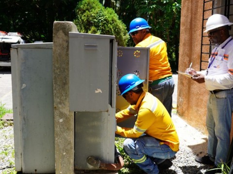 Edesur regula a m&aacute;s de 240,000 clientes como parte de su lucha contra el fraude el&eacute;ctrico