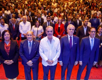 Presidente Abinader recibe informe de la Consulta Nacional sobre el Futuro de la Educaci&oacute;n con aportes de m&aacute;s de 7,000 participantes