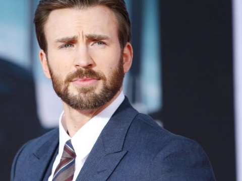 Chris Evans habla luego de publicar por error fotos &iacute;ntimas
