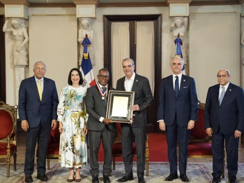 Gobierno reconoce la excelencia docente con la entrega de la Medalla al M&eacute;rito Magisterial 2026