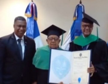Hombre se grad&uacute;a de la universidad a sus 86 a&ntilde;os