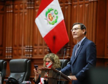 Congreso peruano destituye al presidente Mart&iacute;n Vizcarra