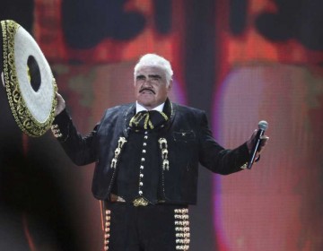 Vicente Fern&aacute;ndez dice adi&oacute;s