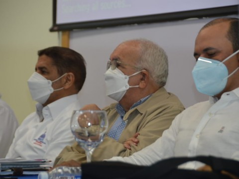 Administrador Bagr&iacute;cola pide a productores de San Juan unirse al Gobierno para desarrollar la provincia 