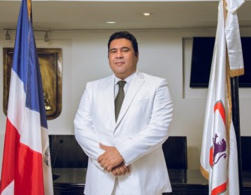 Alcalde de Hig&uuml;ey dice desempleo sigue alto pese a inversi&oacute;n hotelera; resalta pocos aportes de hoteles a municipalidad