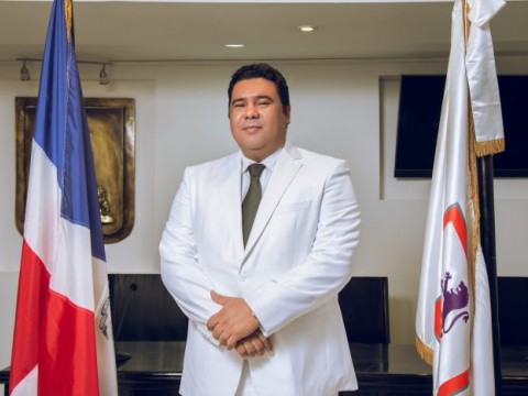 Alcalde de Hig&uuml;ey dice desempleo sigue alto pese a inversi&oacute;n hotelera; resalta pocos aportes de hoteles a municipalidad