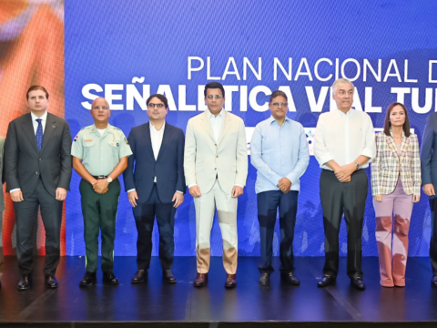 Turismo y RD Vial lanzan plan nacional de se&ntilde;al&eacute;tica tur&iacute;stica