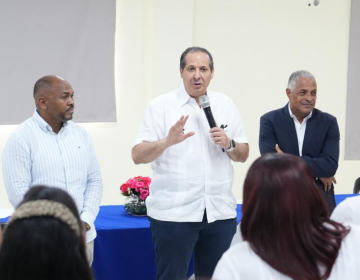 Ministro V&iacute;ctor Atallah destaca reducci&oacute;n de 82 % de los casos de malaria en Azua