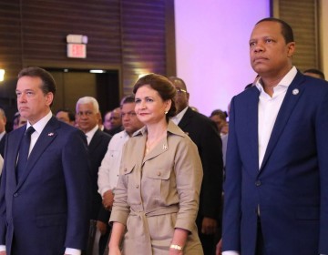 Vicepresidenta Pe&ntilde;a encabeza conferencia "Empoderar a los consumidores de los beneficios del consumo de la energ&iacute;a limpia" en el d&iacute;a del consumidor