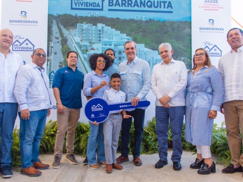 Presidente Abinader Entrega m&aacute;s 150 Viviendas en Santiago e inaugura moderna planta de tratamiento de agua potable.