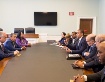 Comisi&oacute;n dominicana en Washington se re&uacute;ne con legisladores norteamericanos