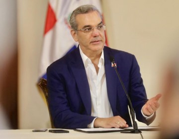 Presidente Abinader emite decreto 365-23 declara de alta prioridad nacional el sector educativo del nivel preuniversitario