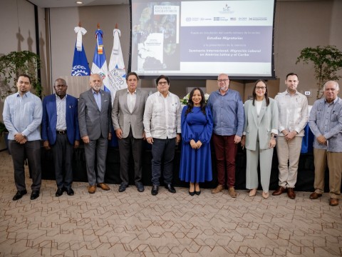 Puesta en circulaci&oacute;n de la Memoria Seminario Internacional: Migraci&oacute;n Laboral en Am&eacute;rica Latina y el Caribe y el volumen 4 de la revista Estudios Migratorios