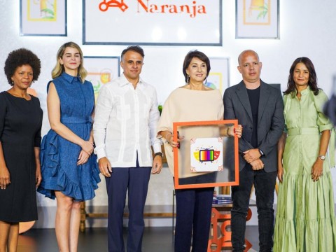 Cecilia Garc&iacute;a es reconocida por Foro Caribe Naranja