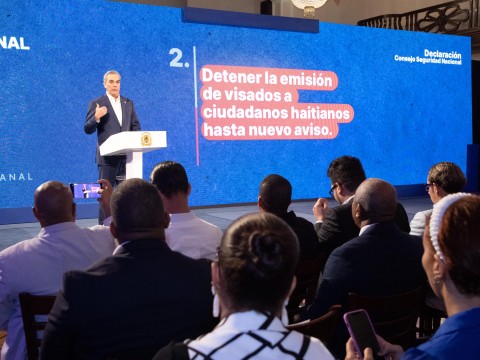 Presidente Abinader reafirma har&aacute; todo lo necesario para defender soberan&iacute;a e inter&eacute;s nacional