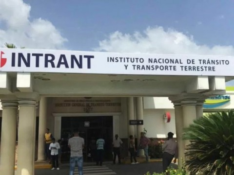 INTRANT proh&iacute;be circulaci&oacute;n de veh&iacute;culos de carga en Semana Santa   