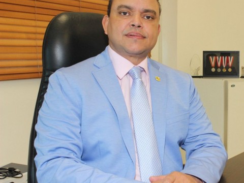 Decreto 6-26: Presidente designa a Julio Landr&oacute;n como director del Servicio Nacional de Salud