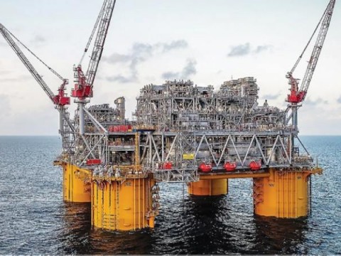 Decisi&oacute;n de la OPEP+ de elevar la producci&oacute;n registra baja en precios de los combustibles