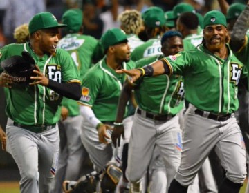 Estrellas firman jardineros agentes libres Steven Moya y Yefri P&eacute;rez