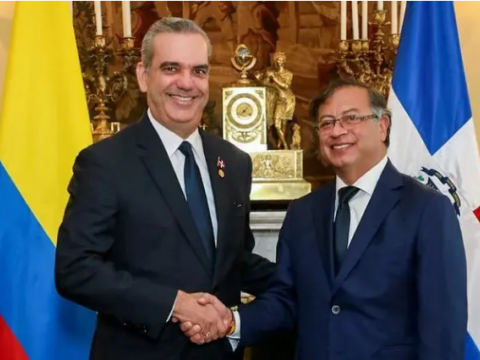 Luis Abinader se reuni&oacute; con el presidente Petro
