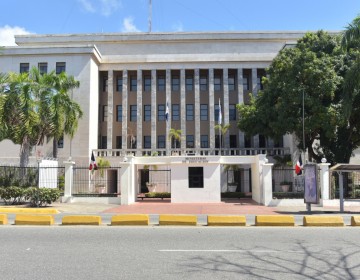 Dirigente de la ADP reclama al Minerd regularizar pago de licencias y sustitutos en Valverde