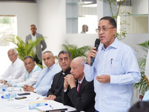 MINERD refuerza acciones para transformar integralmente los centros educativos en Duarte y Hermanas Mirabal
