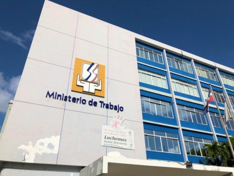 Ministerio de Trabajo reitera D&iacute;a de la Constituci&oacute;n no se cambia