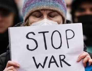 Ucranianos y franceses piden en las calles de Par&iacute;s frenar a Putin