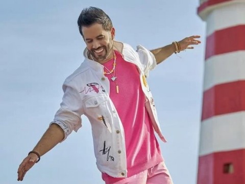 Manny Cruz antes de ser estrella de merengue sal&iacute;a a distribuir sus discos en las discotecas