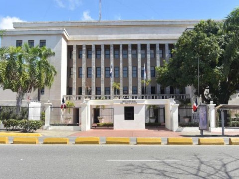 Minerd pide a centros educativos suspender docencia en provincias con alto riesgo de inundaciones