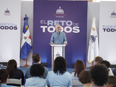 Ministro Luis Miguel De Camps inaugura escuela y techado de liceo en Las Terrenas que beneficiar&aacute;n a m&aacute;s de mil estudiantes