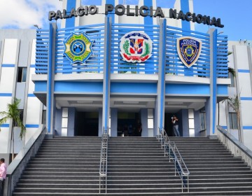 Polic&iacute;a investiga a 10 personas por asesinato de un primer teniente