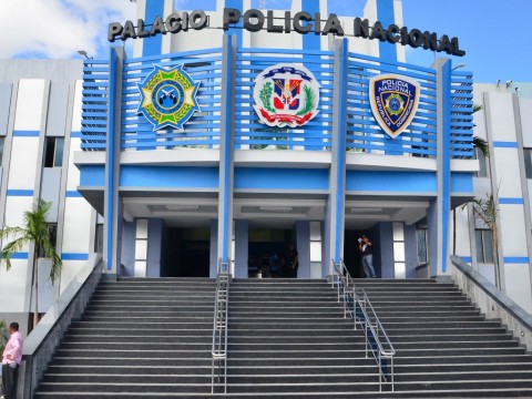 Polic&iacute;a investiga a 10 personas por asesinato de un primer teniente