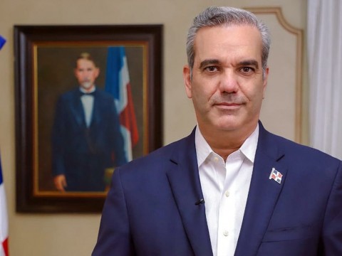 Presidente Abinader dona su sueldo completo a causas sociales: m&aacute;s de RD$6 millones destinados a fundaciones en todo el pa&iacute;s