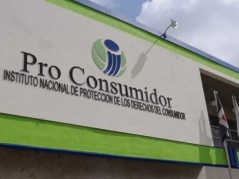 Pro Consumidor acusa al periodista Luis Garc&iacute;a de &ldquo;presionar y chantajear&rdquo; a esa instituci&oacute;n
