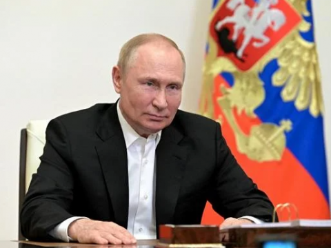 Putin acusa a EEUU de buscar "prolongar" el conflicto ucraniano y "desestabilizar" el mundo