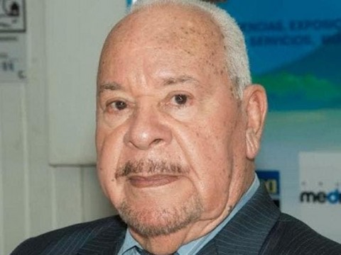 El destacado periodista y locutor Ram&oacute;n De Luna Peguero, recibe el Premio Nacional de Periodismo 2021