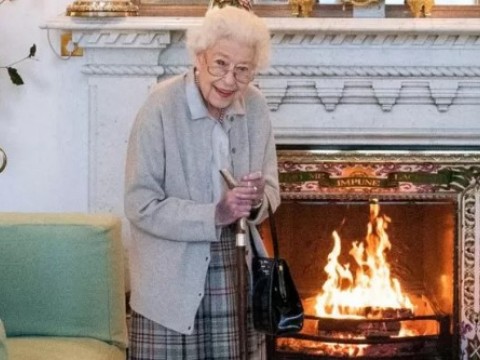 La reina Isabel II, bajo supervisi&oacute;n m&eacute;dica en su residencia de Balmoral