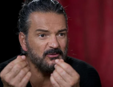 Ricardo Arjona resta importancia al lenguaje inclusivo: es mejor promover el respeto