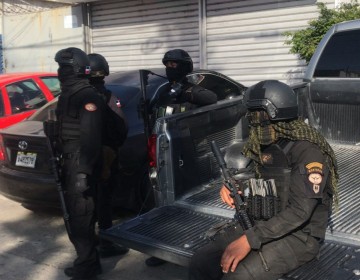 Procuradur&iacute;a allana varios lugares en Santiago